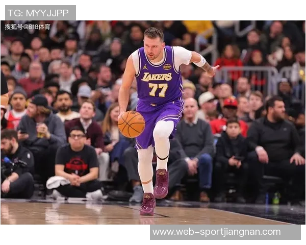 东契奇称赞小史密斯复出表现出色尽管近期缺阵依然发挥出色